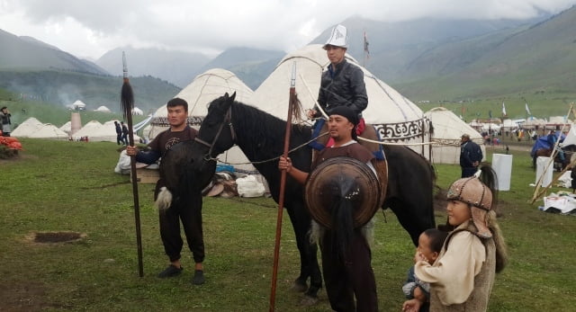 Kırgızistan insanları