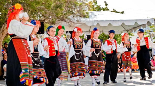 Yunan dansları